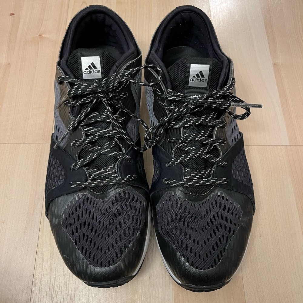Adidas training shoe size 8